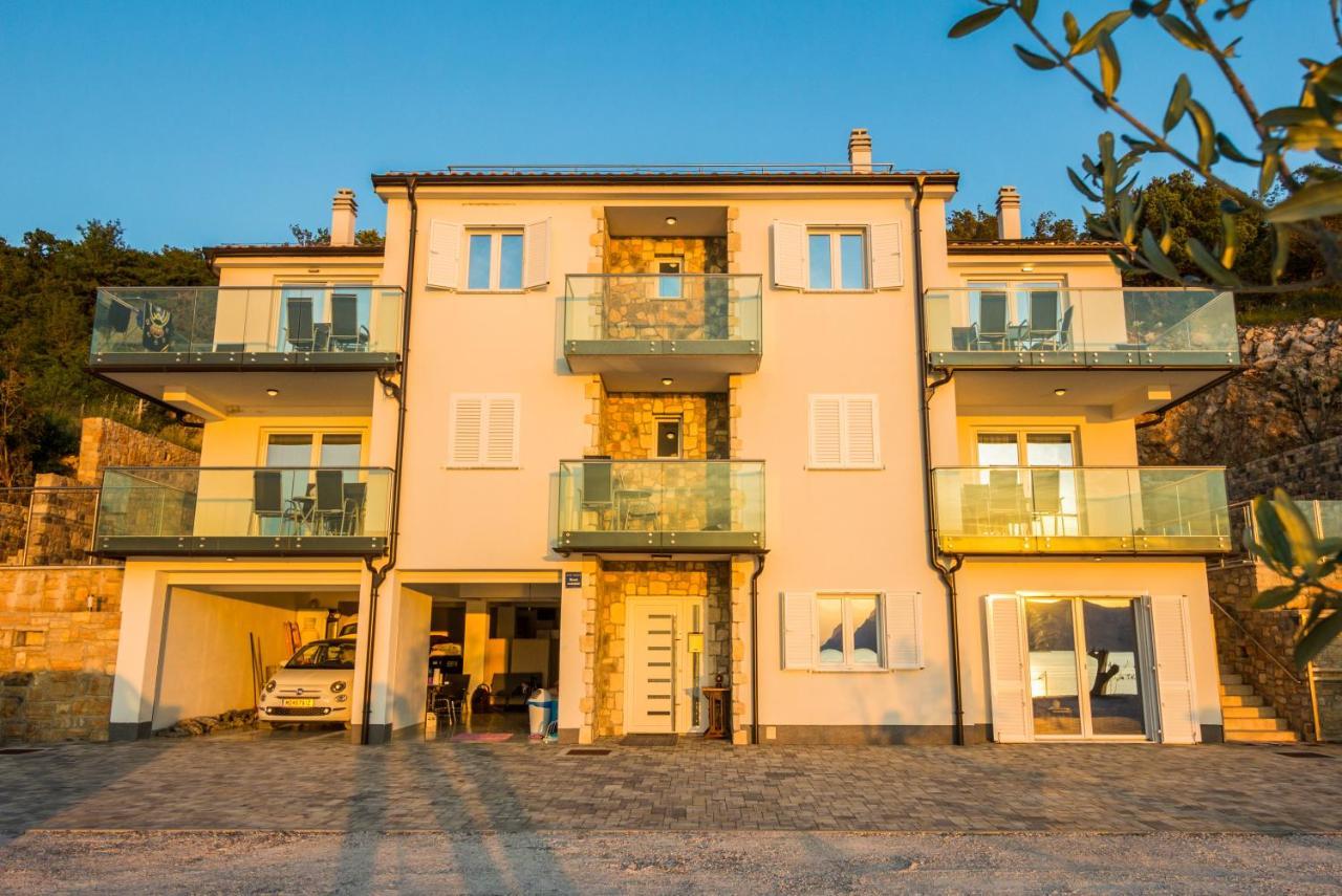 2Bfree Apartments Stinica Exterior foto