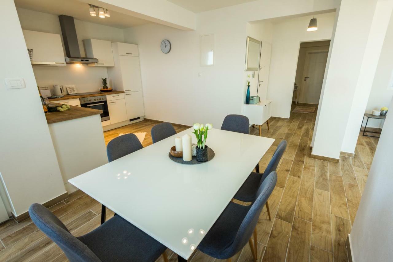 2Bfree Apartments Stinica Exterior foto